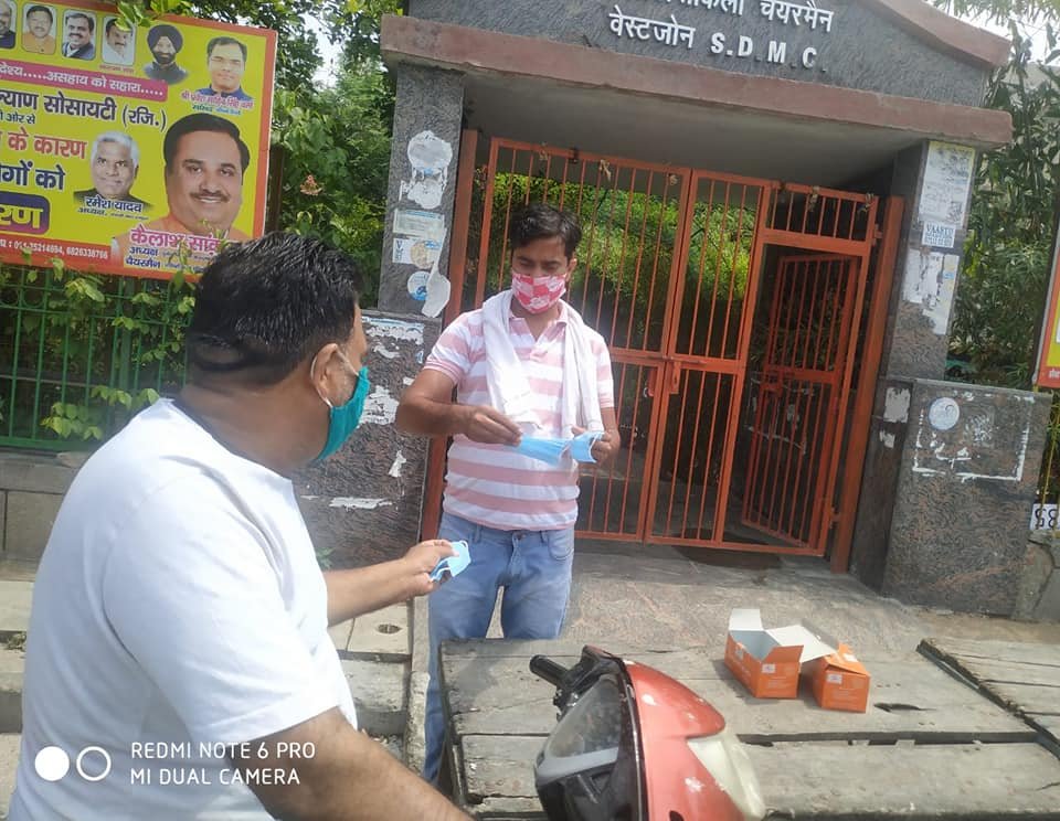 yashasvi pradhanmantri shri narendra modi ji dwara bataye gaye ayurvedik kadha or mask vitran