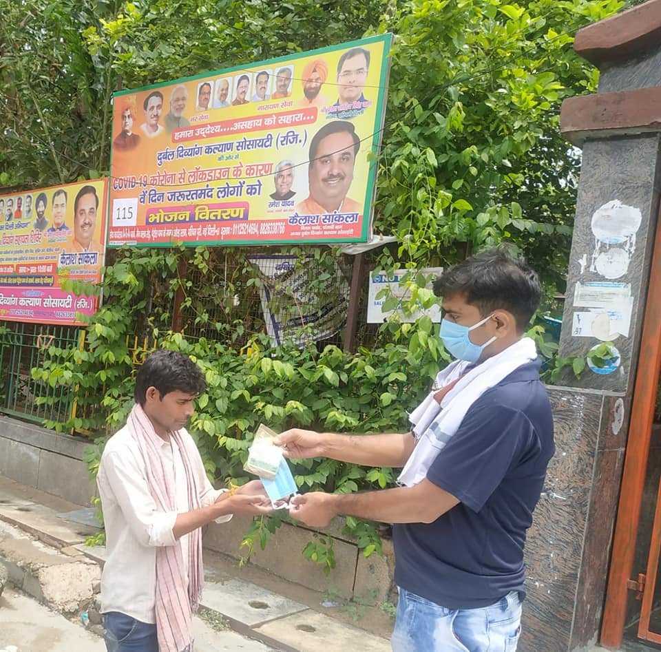 yashasvi pradhanmantri shri narendra modi ji dwara bataye gaye ayurvedik kadha or mask vitran