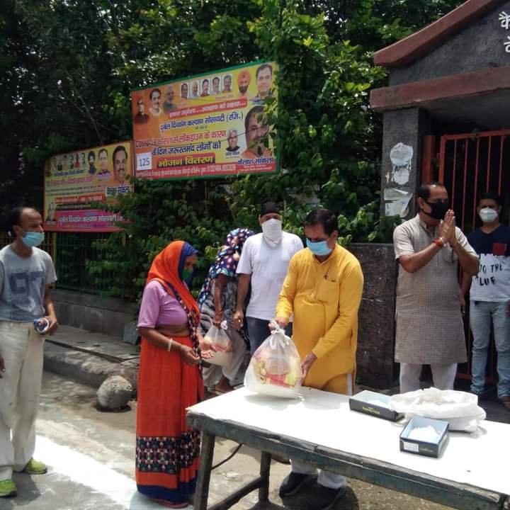 yashasvi pradhanmantri shri narendra modi ji dwara bataye gaye ayurvedik kadha or mask vitran