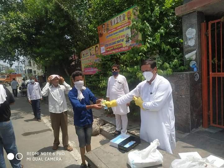 yashasvi pradhanmantri shri narendra modi ji dwara bataye gaye ayurvedik kadha or mask vitran