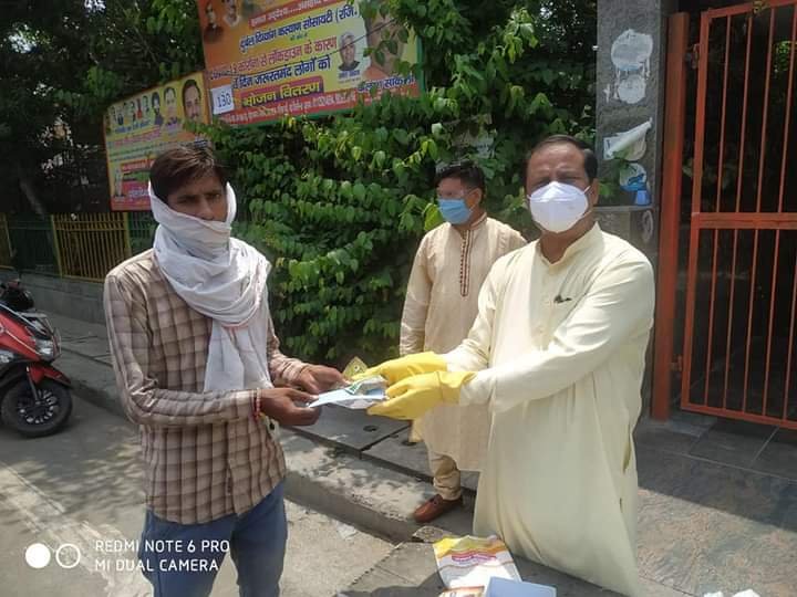 yashasvi pradhanmantri shri narendra modi ji dwara bataye gaye ayurvedik kadha or mask vitran
