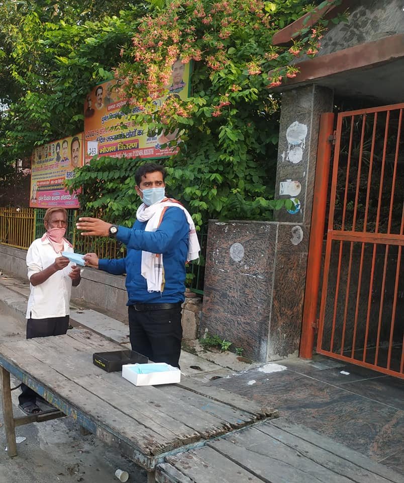 yashasvi pradhanmantri shri narendra modi ji dwara bataye gaye ayurvedik kadha or mask vitran