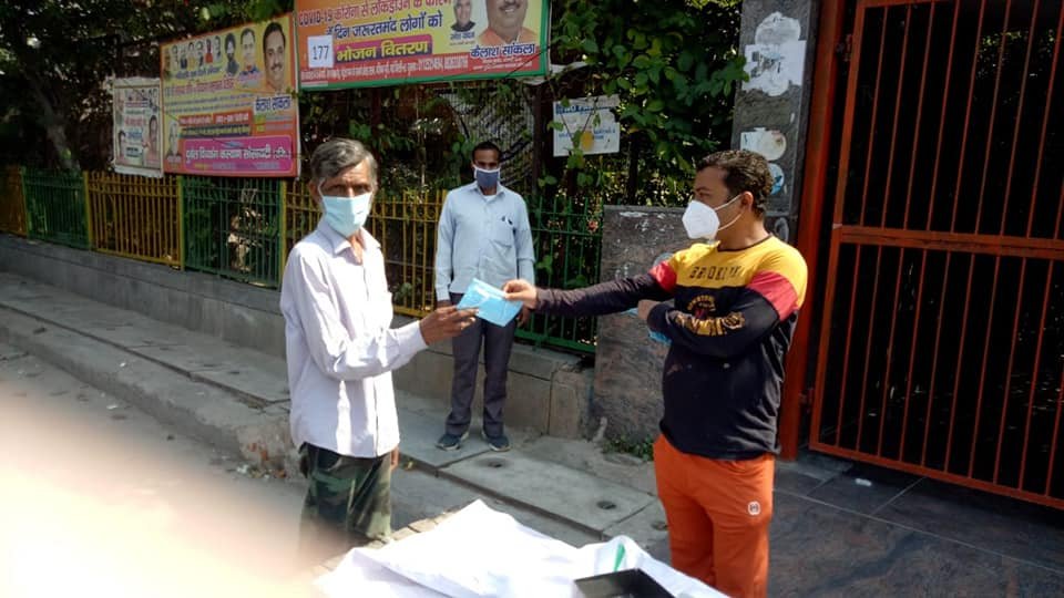 yashasvi pradhanmantri shri narendra modi ji dwara bataye gaye ayurvedik kadha or mask vitran