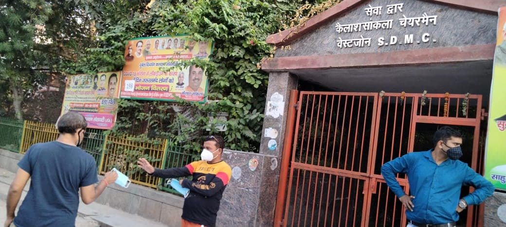 yashasvi pradhanmantri shri narendra modi ji dwara bataye gaye ayurvedik kadha or mask vitran