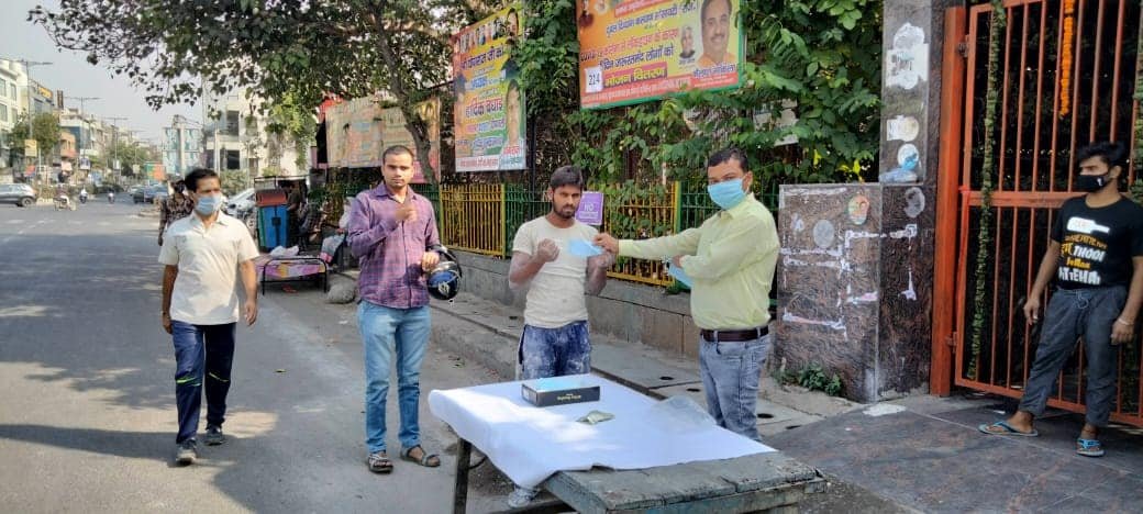 yashasvi pradhanmantri shri narendra modi ji dwara bataye gaye ayurvedik kadha or mask vitran