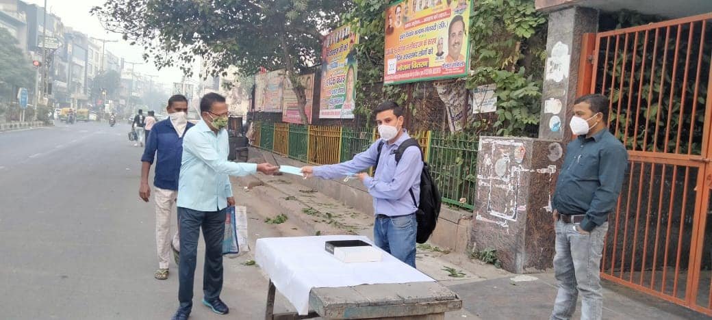 yashasvi pradhanmantri shri narendra modi ji dwara bataye gaye ayurvedik kadha or mask vitran