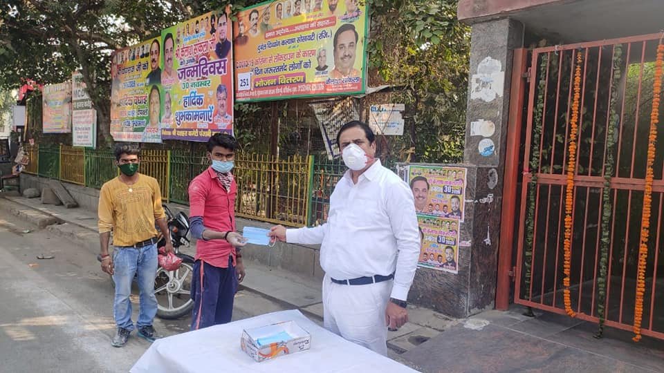 yashasvi pradhanmantri shri narendra modi ji dwara bataye gaye ayurvedik kadha or mask vitran