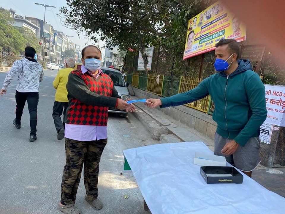 yashasvi pradhanmantri shri narendra modi ji dwara bataye gaye ayurvedik kadha or mask vitran