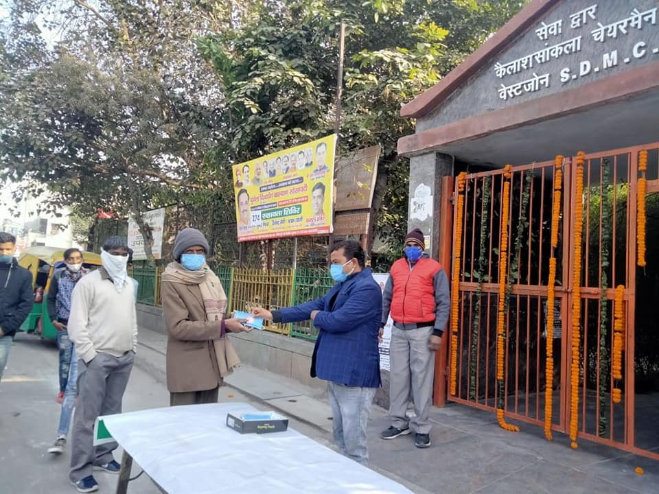 yashasvi pradhanmantri shri narendra modi ji dwara bataye gaye ayurvedik kadha or mask vitran