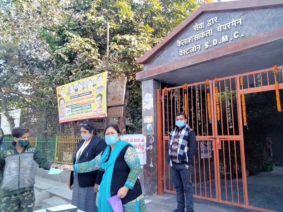 yashasvi pradhanmantri shri narendra modi ji dwara bataye gaye ayurvedik kadha or mask vitran