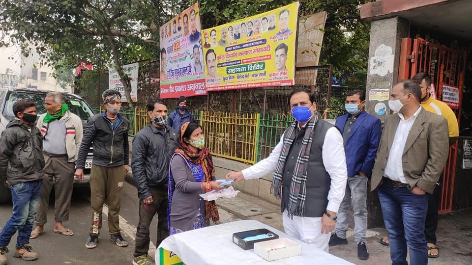 yashasvi pradhanmantri shri narendra modi ji dwara bataye gaye ayurvedik kadha or mask vitran