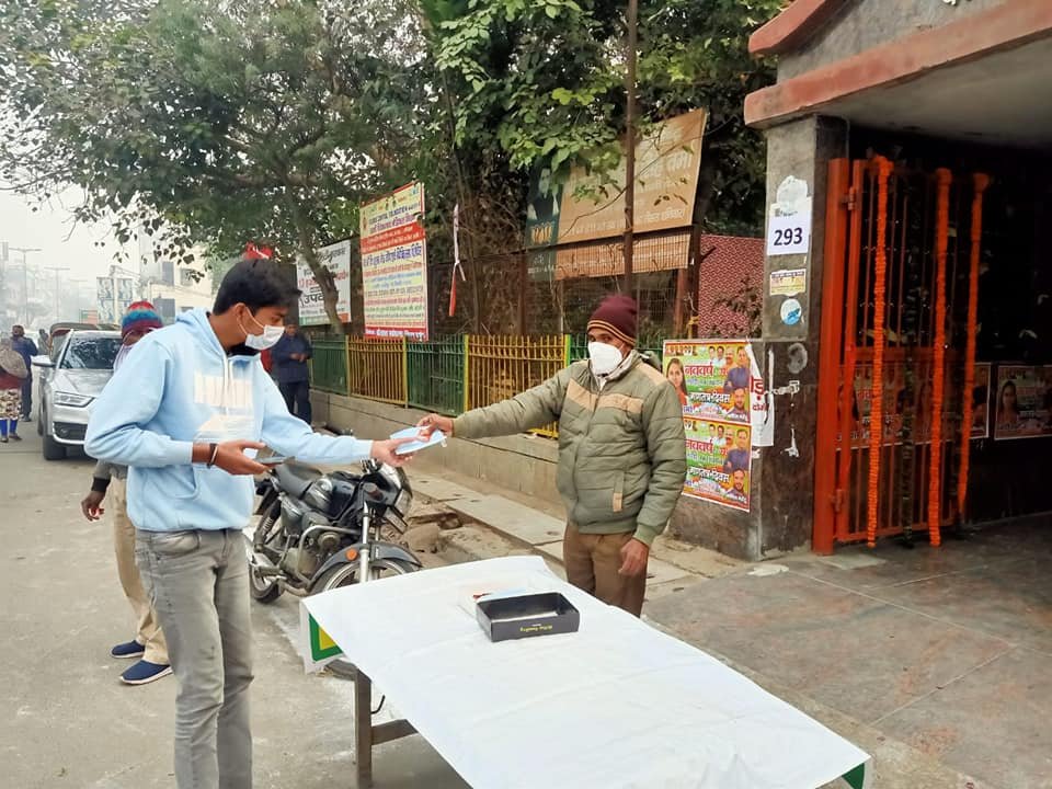yashasvi pradhanmantri shri narendra modi ji dwara bataye gaye ayurvedik kadha or mask vitran