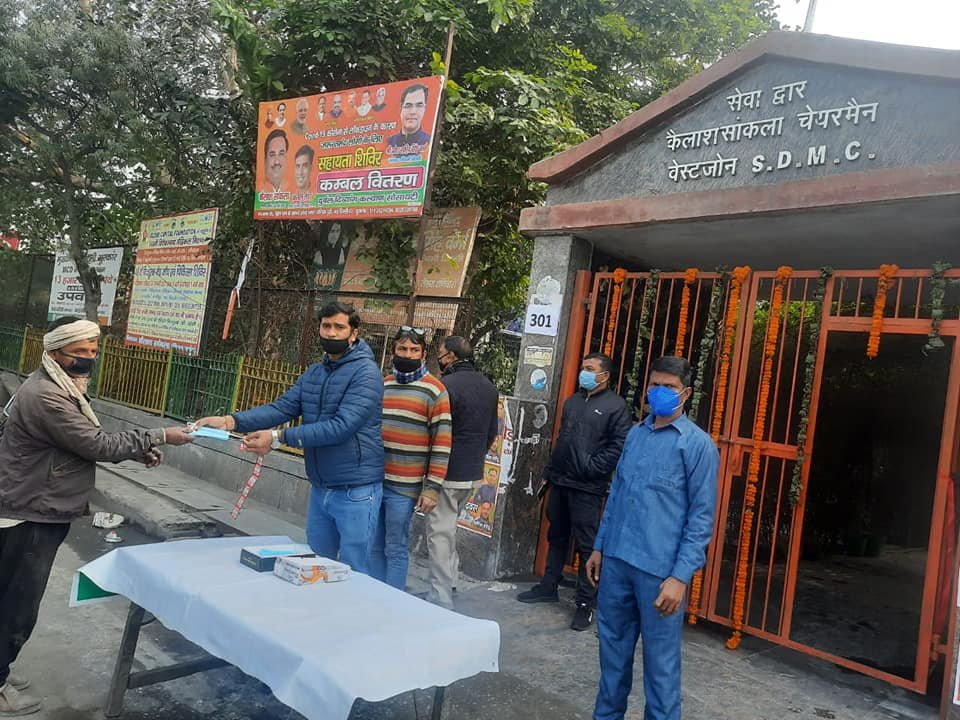 yashasvi pradhanmantri shri narendra modi ji dwara bataye gaye ayurvedik kadha or mask vitran