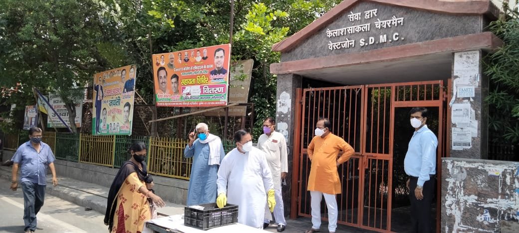 yashasvi pradhanmantri shri narendra modi ji dwara bataye gaye ayurvedik kadha or mask vitran